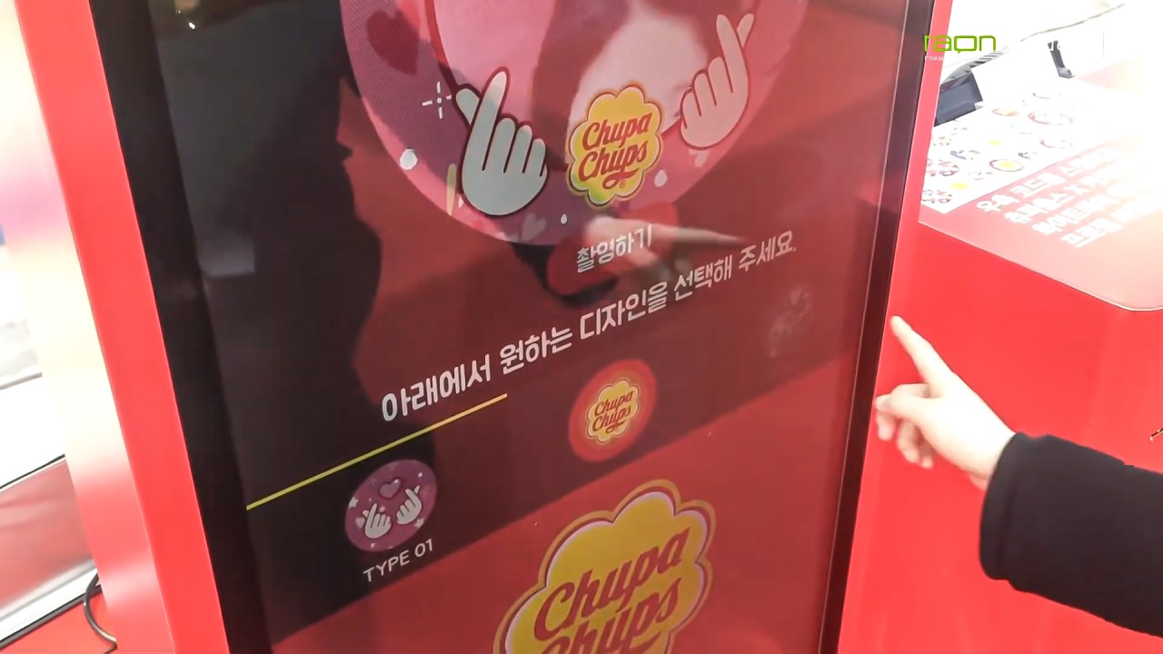 원하는 스티커 사진 프레임을 미리보기로 확인하며 선택